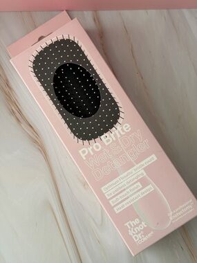 The Knot Dr. Pro Brite Wet & Dry Detangler Hair Brush - Light Pink